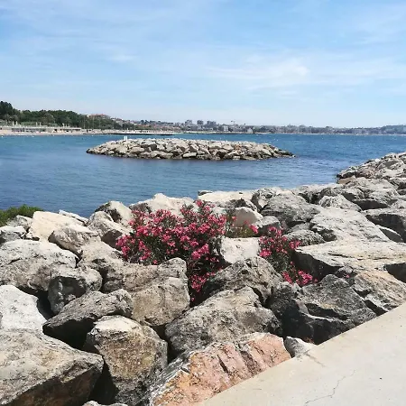 Le Stud アパート