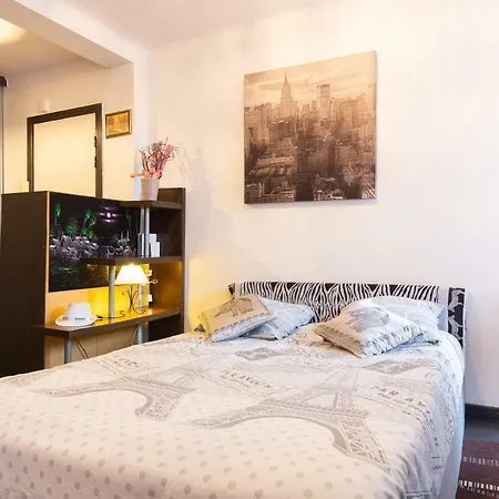 Le Stud アパート ゴルフ・ジュアン